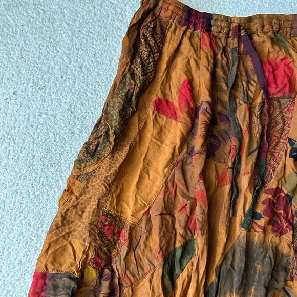 Peaceful people skirt - Picture 2 of 5